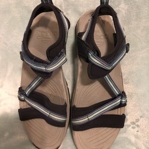 Abeo Sandals like new. Size 8